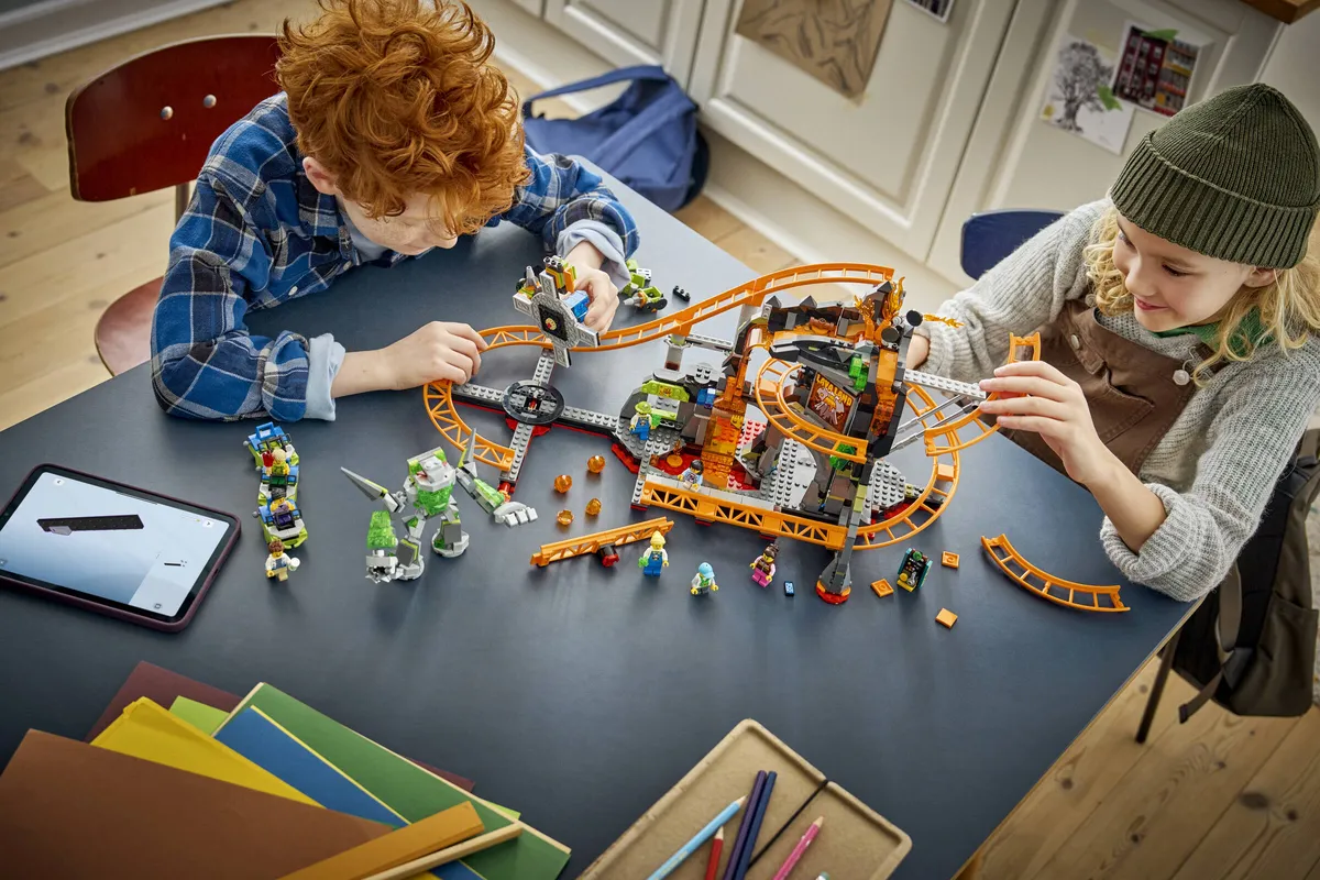 LEGO Lava Land Roller Coaster Park (60501) - Bild 6