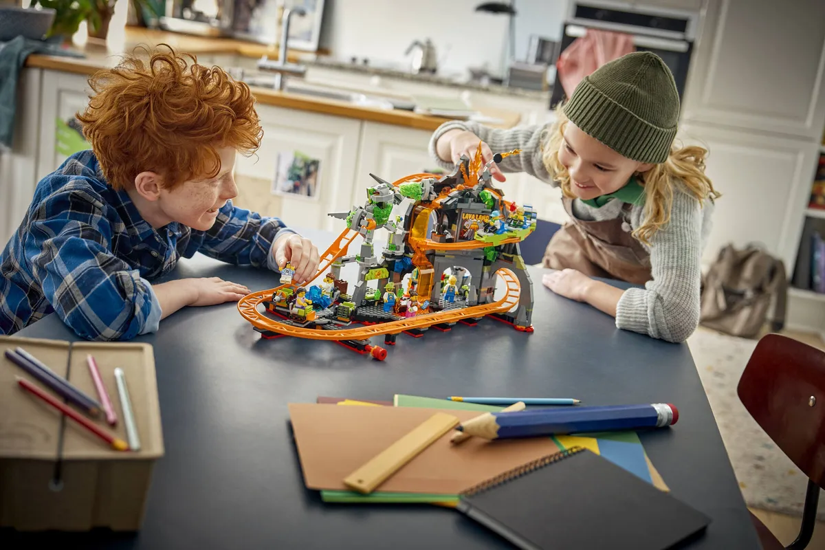 LEGO Lava Land Roller Coaster Park (60501) - Bild 7