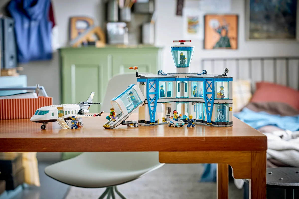 LEGO Airport with Airplane (60502) - Bild 10