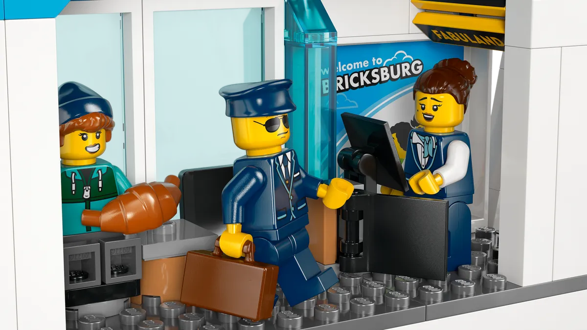 LEGO Airport with Airplane (60502) - Bild 3