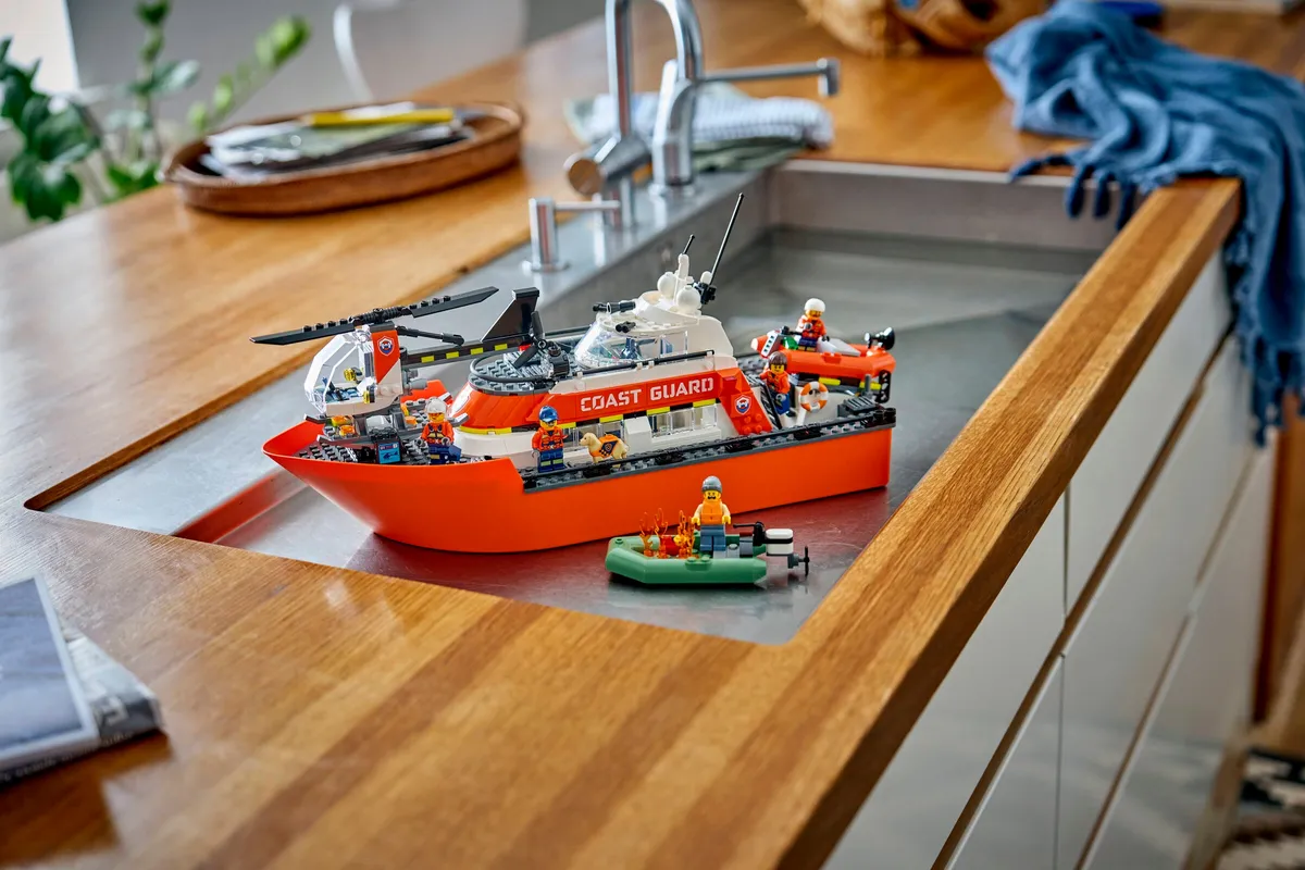 LEGO Coast Guard Rescue Boat & Helicopter (60504) - Bild 8
