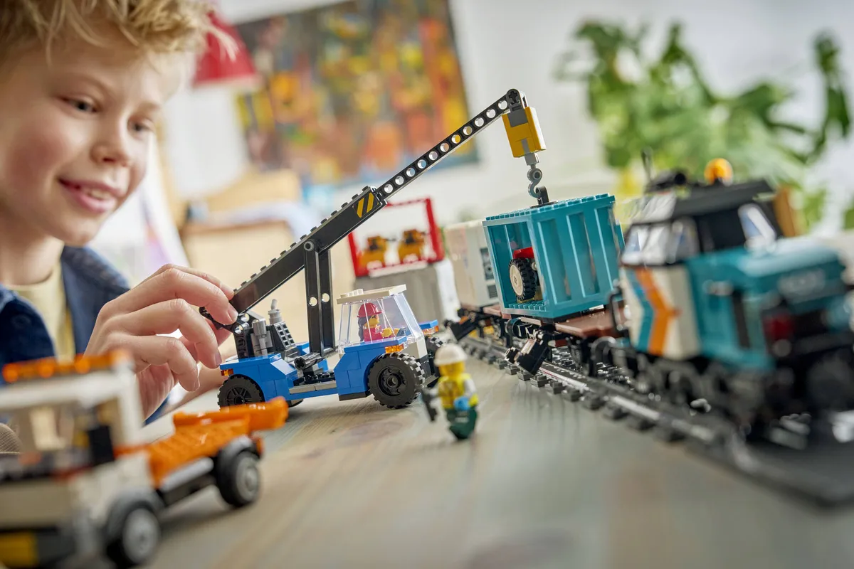 LEGO Harbor Freight Train with Crane & Truck (60509) - Bild 9