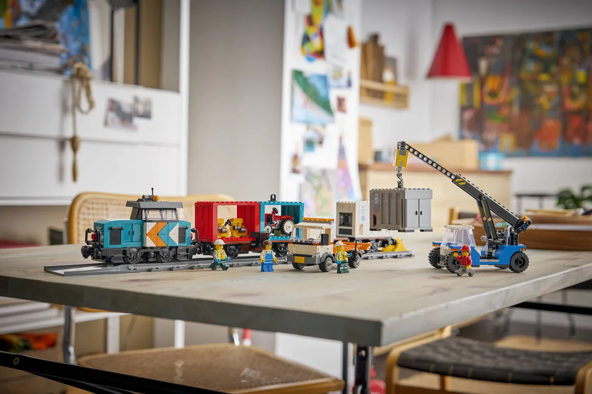 LEGO Harbor Freight Train with Crane & Truck (60509) - Bild 10