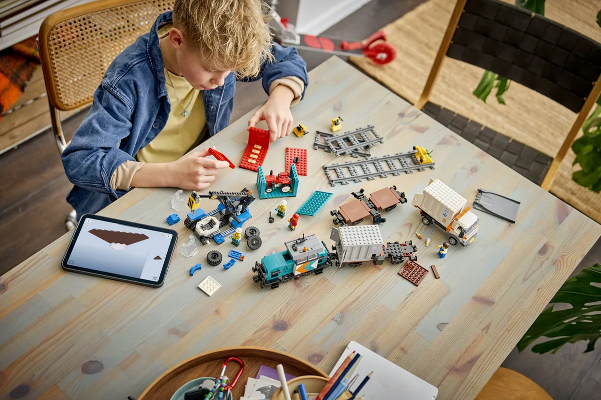 LEGO Harbor Freight Train with Crane & Truck (60509) - Bild 7