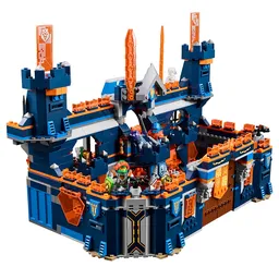 LEGO Knighton Castle (70357) - image 2