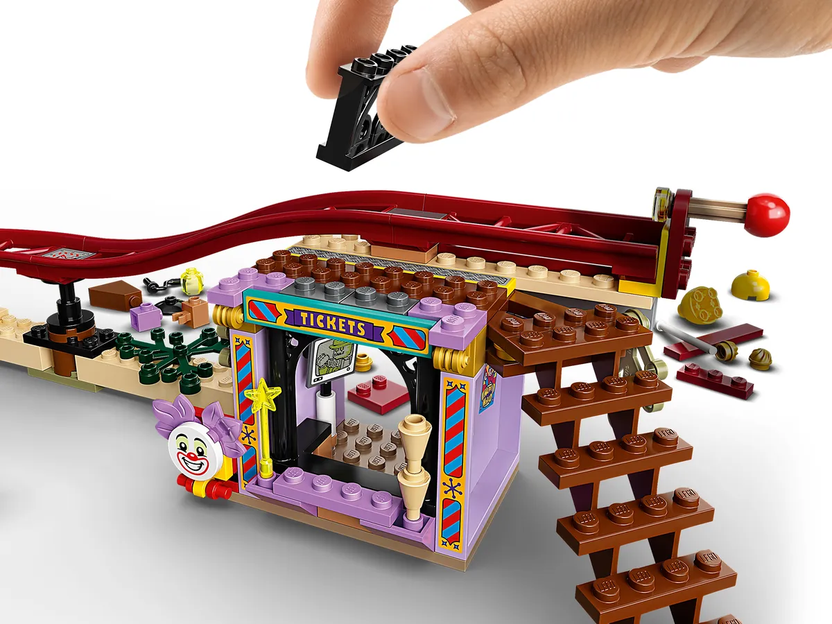 LEGO Haunted Fairground (70432) - Bild 7