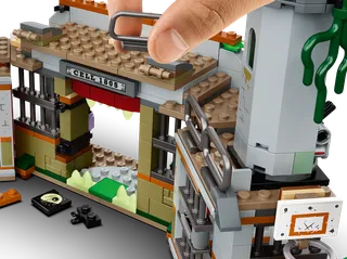 Newbury Abandoned Prison by LEGO – product photo 7 of 15