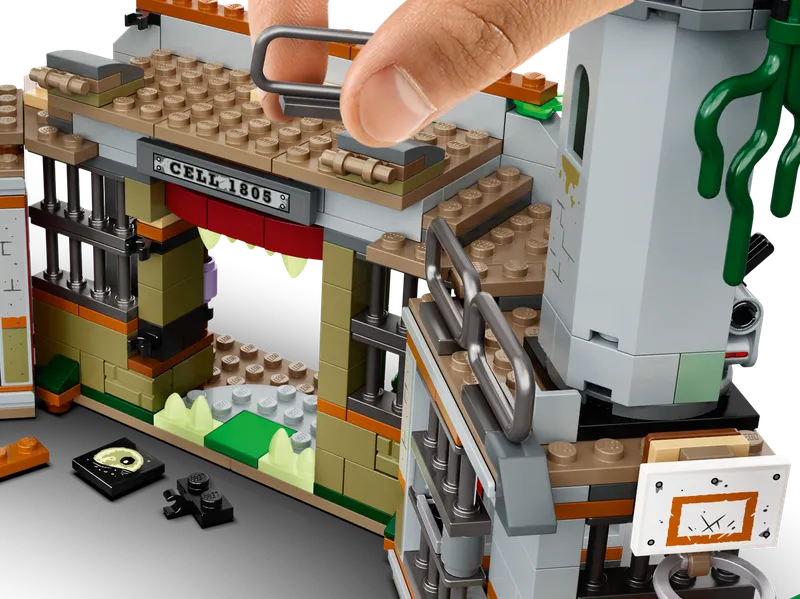 Newbury Abandoned Prison by LEGO – product photo 7 of 15