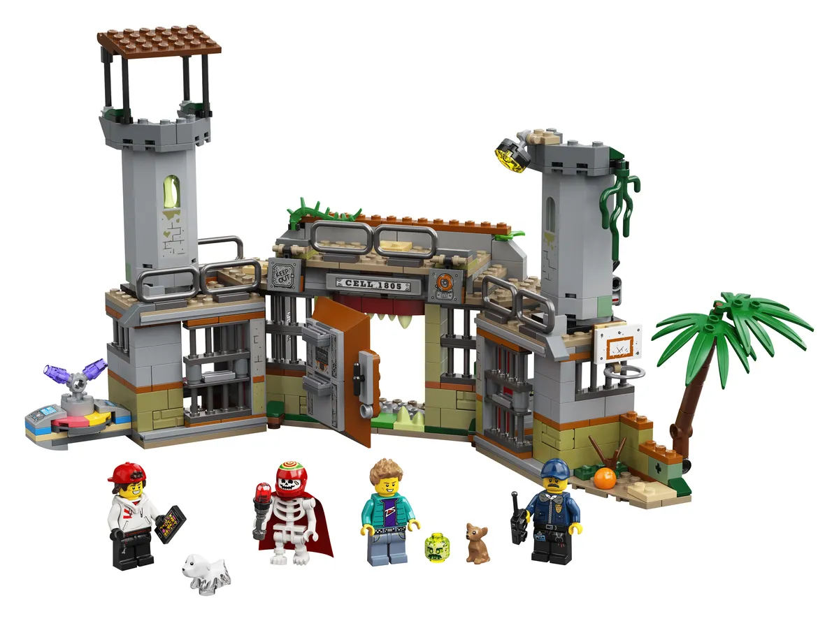 LEGO Newbury Abandoned Prison (70435)