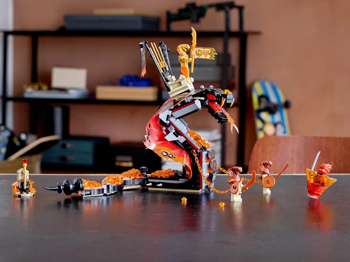LEGO Fire Fang (70674) - image 9