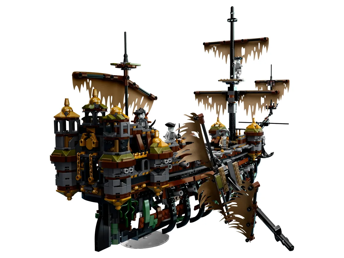 LEGO Silent Mary (71042) - image 3