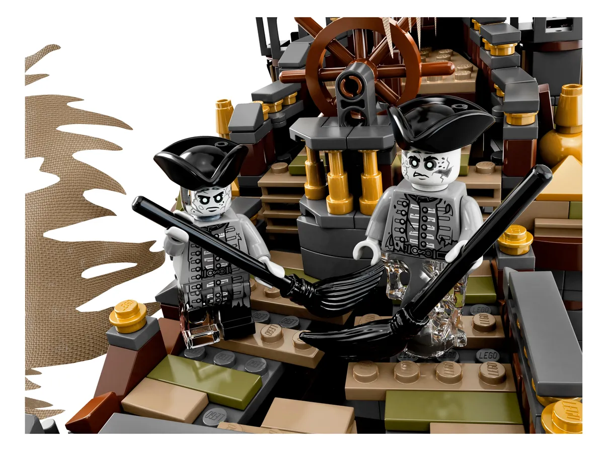 LEGO Silent Mary (71042) - image 6