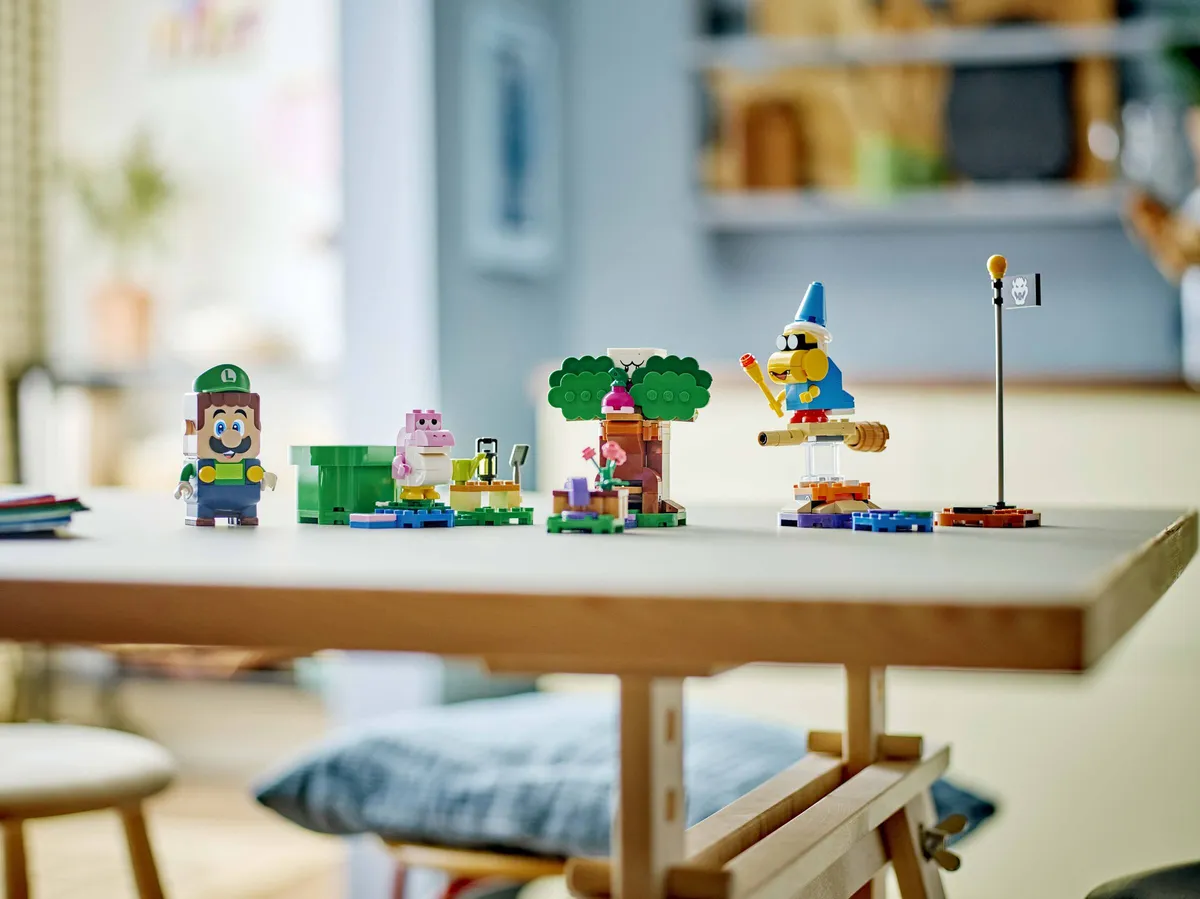 LEGO Adventures with Interactive LEGO® Luigi™ (71440) - image 9