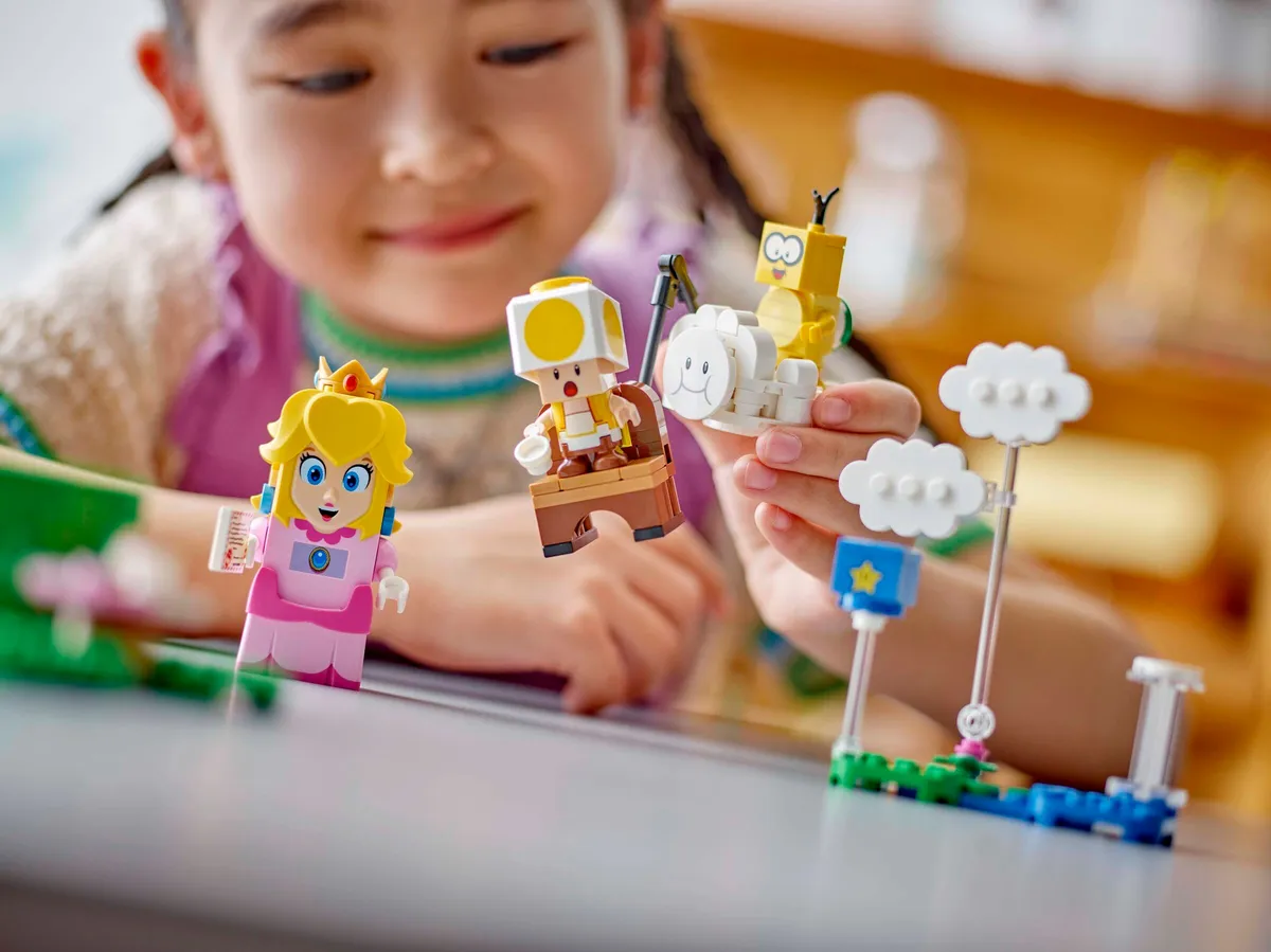 LEGO Adventures with Interactive LEGO® Peach™ (71441) - image 9