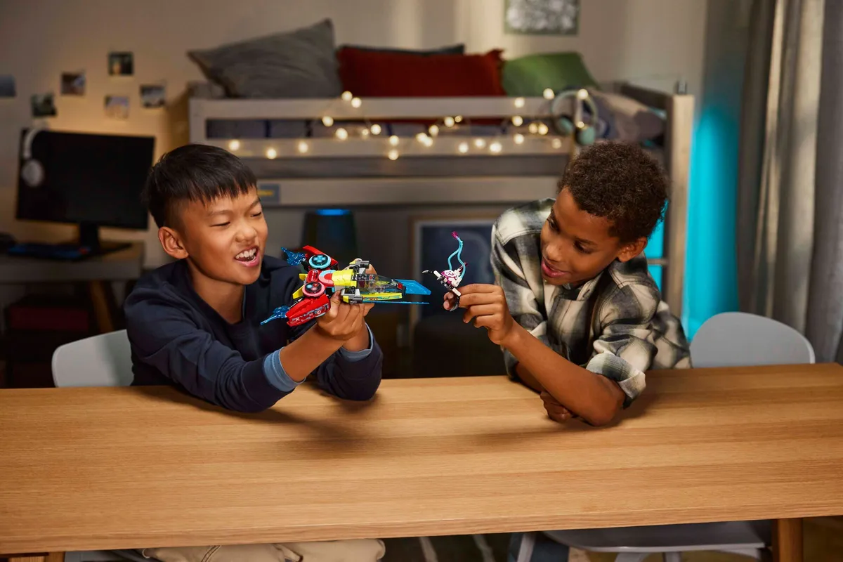 LEGO Cooper's Gaming Controller Jet (71489) - image 5
