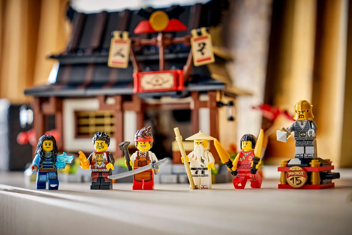 LEGO Four Weapons Blacksmith 15th Anniversary (71858) - Bild 9