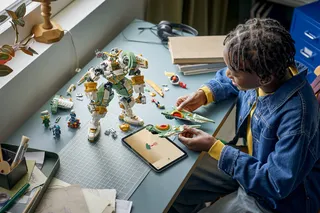 15-jarig jubileum: Lloyds reusachtige mecha van LEGO – productfoto 10 van 11