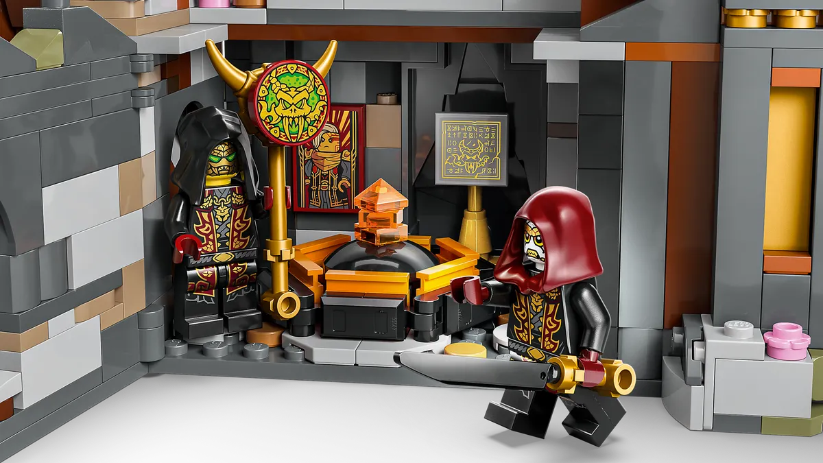 LEGO The Old Town 15th Anniversary (71861) - Bild 6