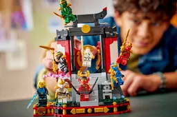 LEGO Ninja Character Display 15th Anniversary (71866) - afbeelding 7