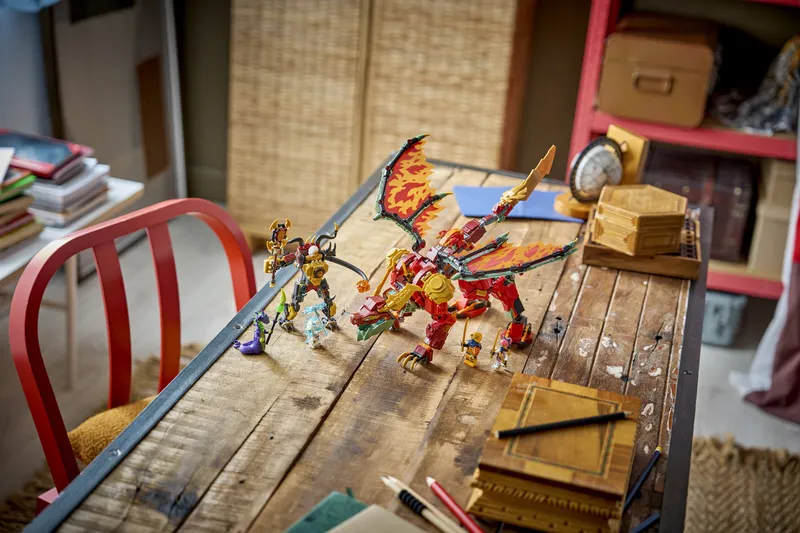 Wyldfyre's Transforming Dragon Mech by LEGO – product photo 14 of 15