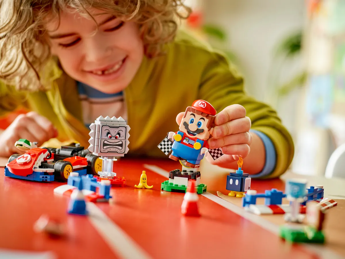 LEGO Mario Kart™ – Interactive LEGO® Mario™ & Standard Kart (72043) - Bild 9