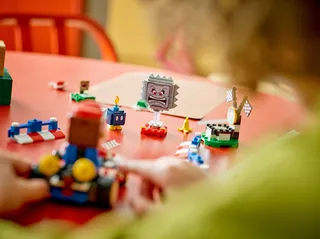Mario Kart™ – Interactive LEGO® Mario™ & Standard Kart från LEGO – produktbild 9 av 12