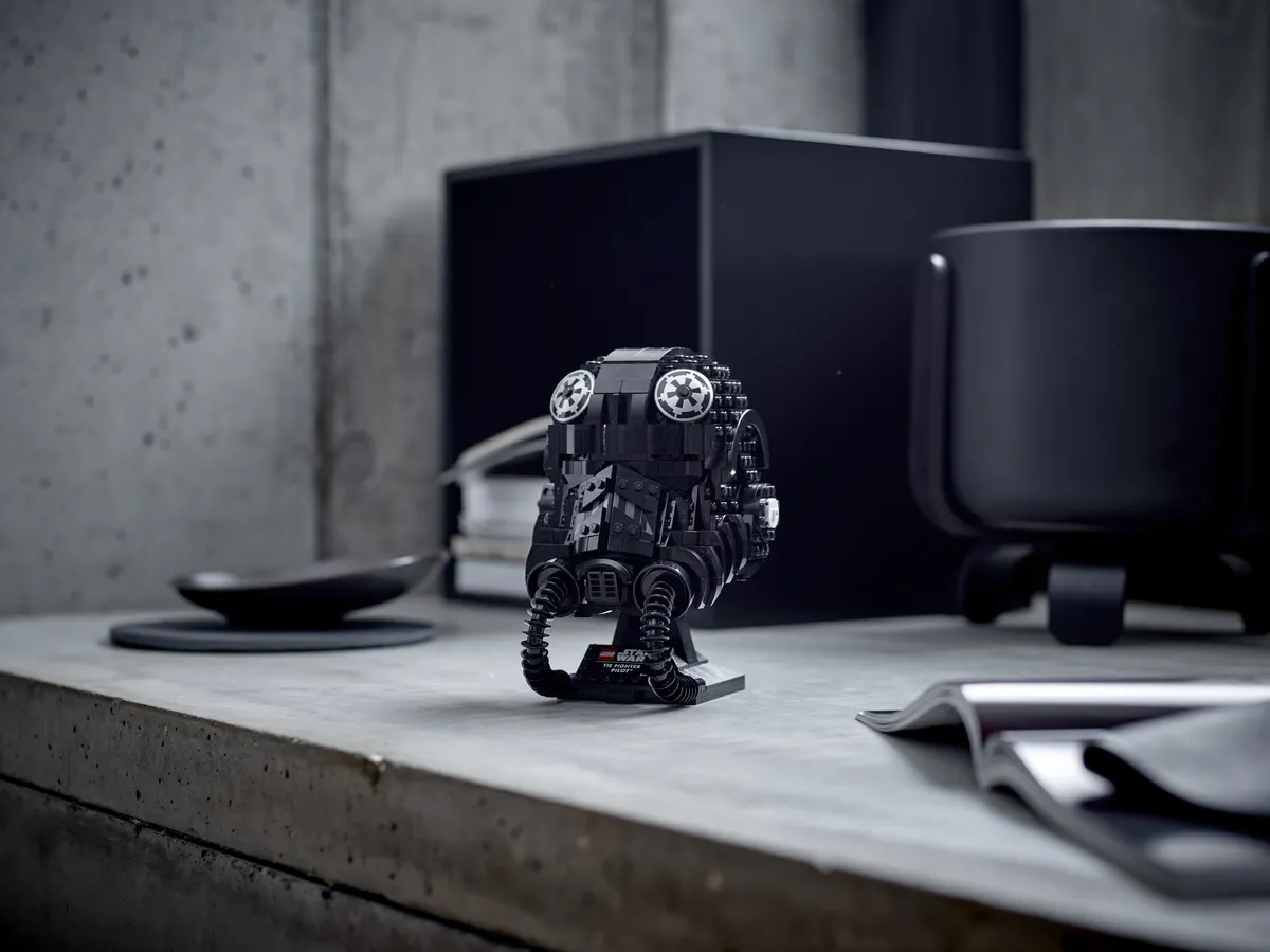 LEGO TIE Fighter Pilot™ Helmet (75274) - Bild 9
