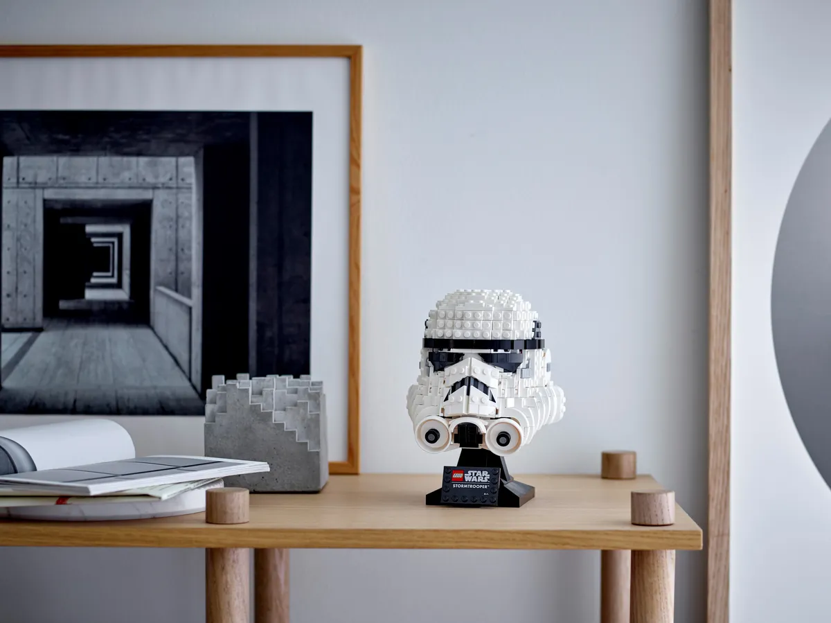 LEGO Stormtrooper™ Helmet (75276) - image 9