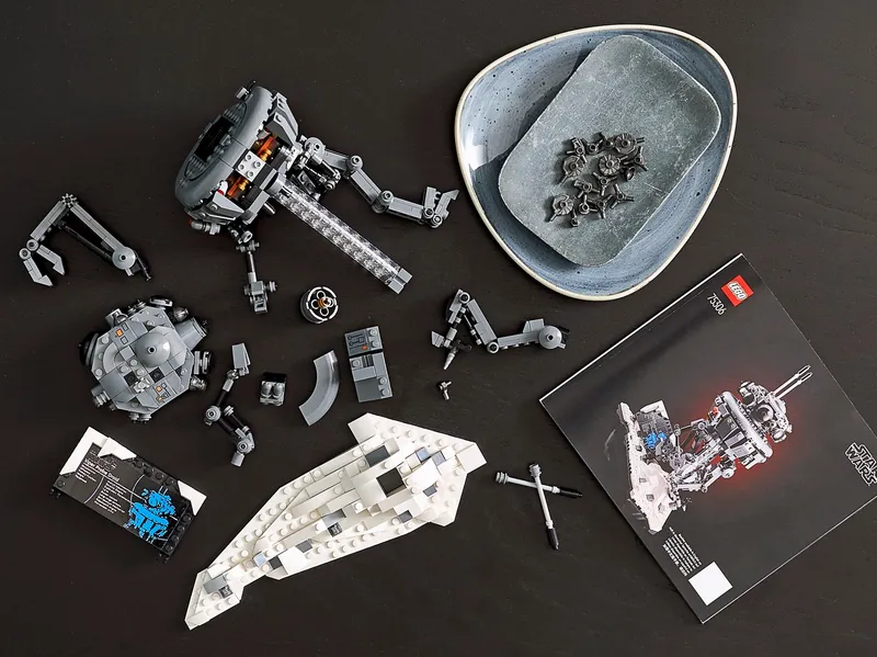 Imperial Probe Droid™ by LEGO – product photo 11 of 20