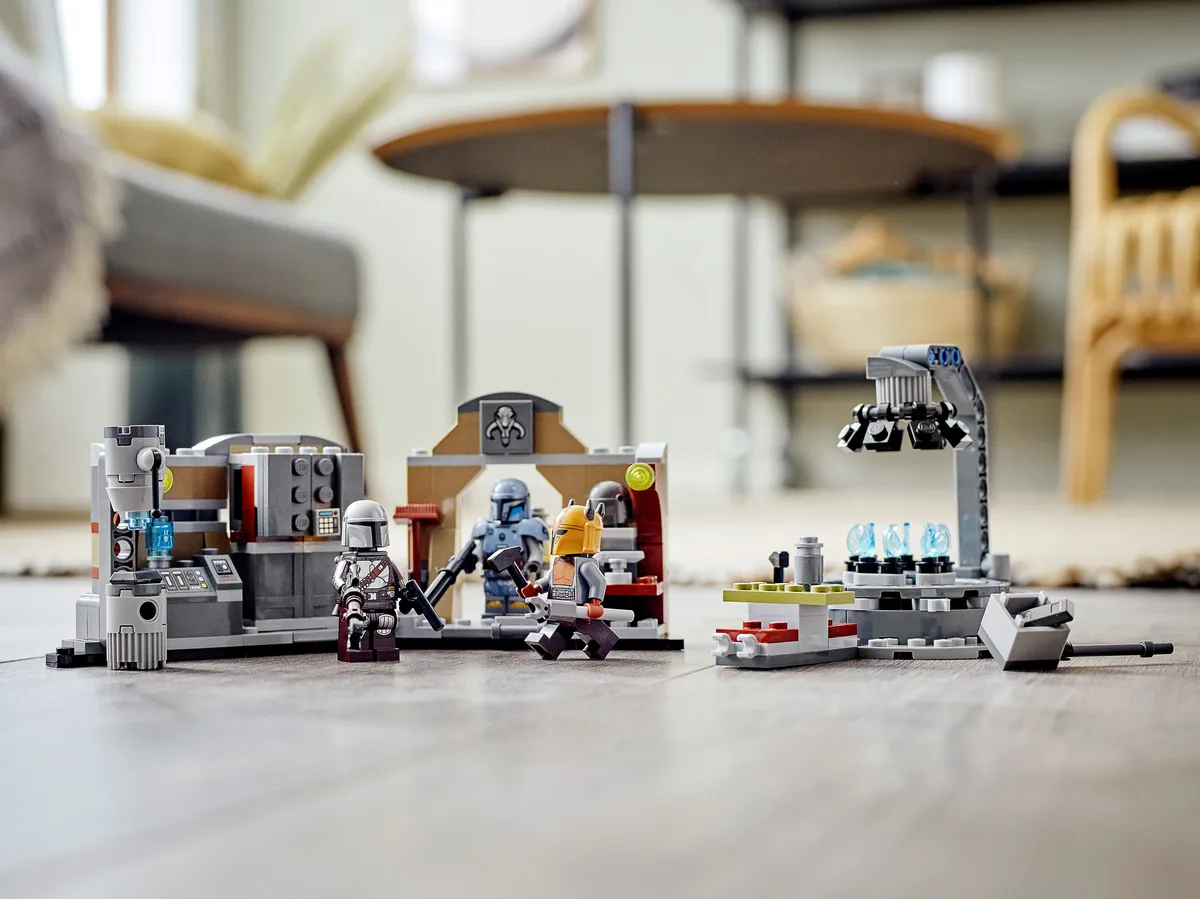 LEGO The Armorer’s Mandalorian™ Forge (75319) - Bild 11