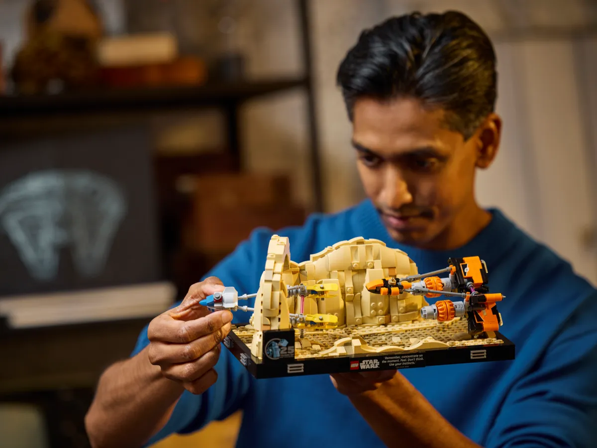LEGO Mos Espa Podrace™ Diorama (75380) - image 3