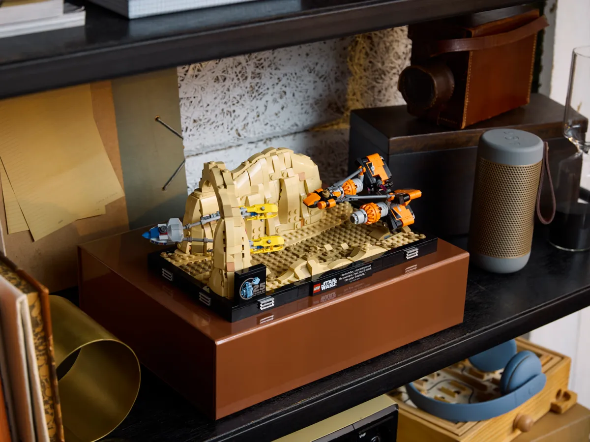 LEGO Mos Espa Podrace™ Diorama (75380) - image 5