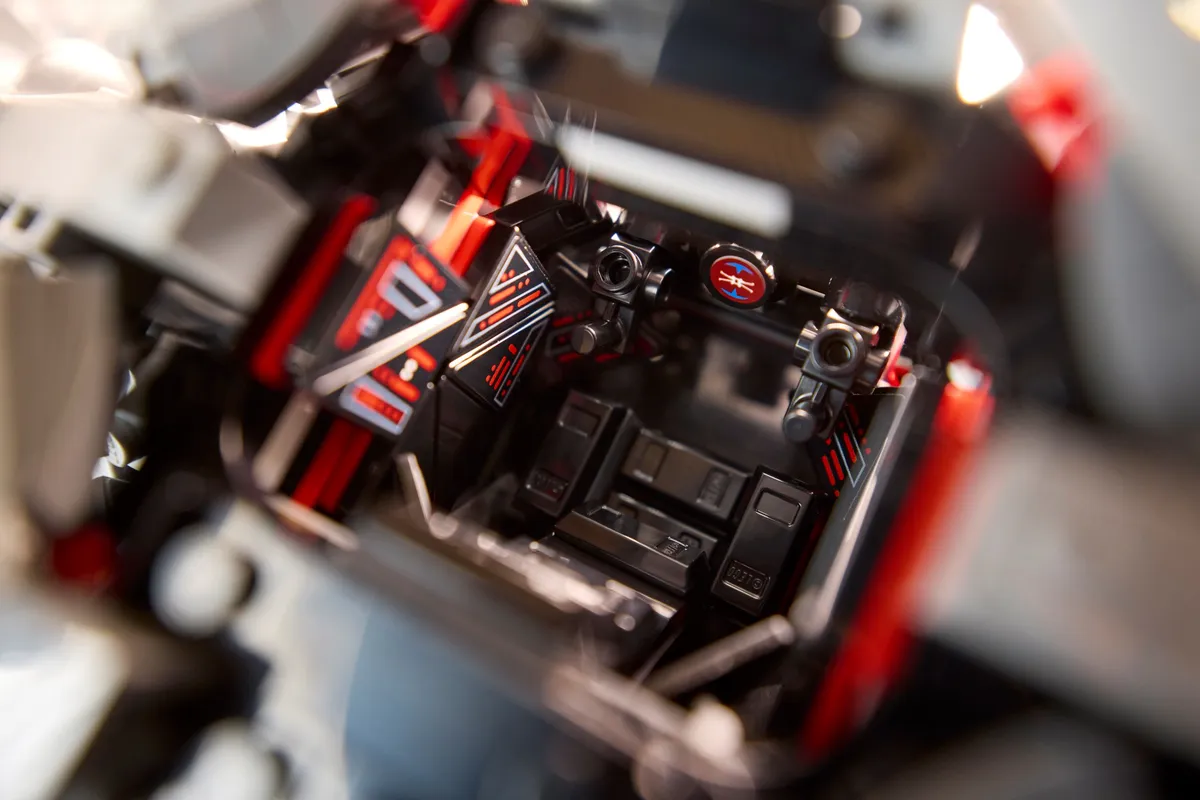LEGO TIE Interceptor™ (75382) - image 9