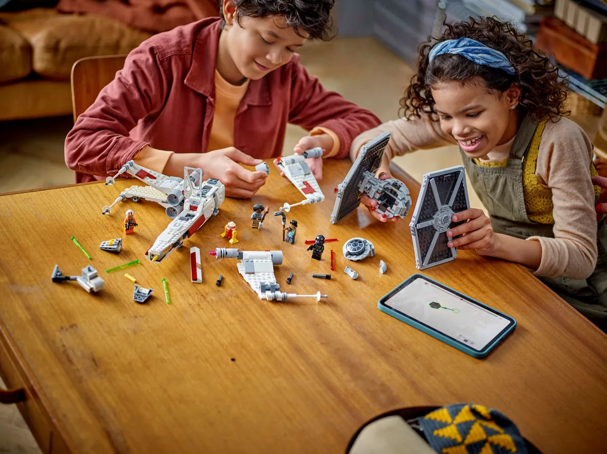 LEGO TIE Fighter & X-Wing Mash-up (75393) - Bild 7