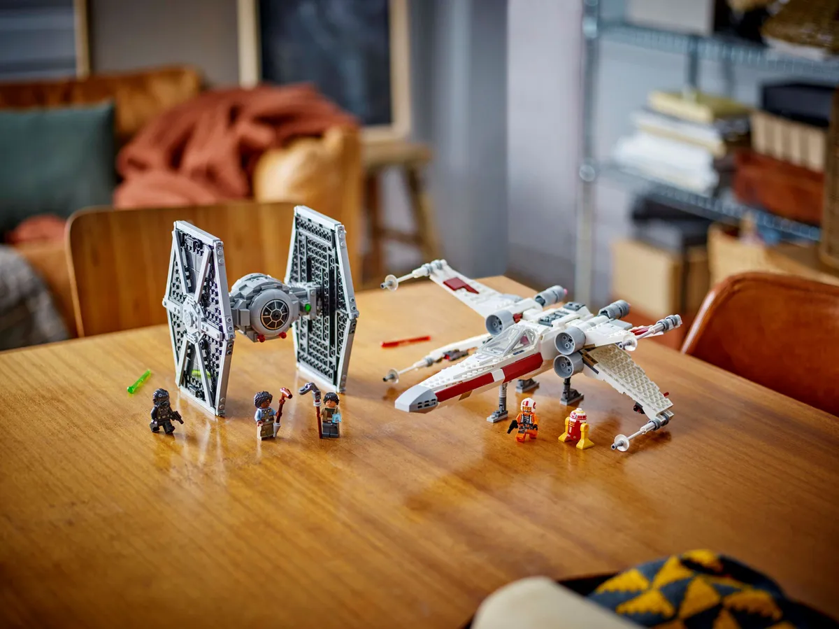LEGO TIE Fighter & X-Wing Mash-up (75393) - Bild 8
