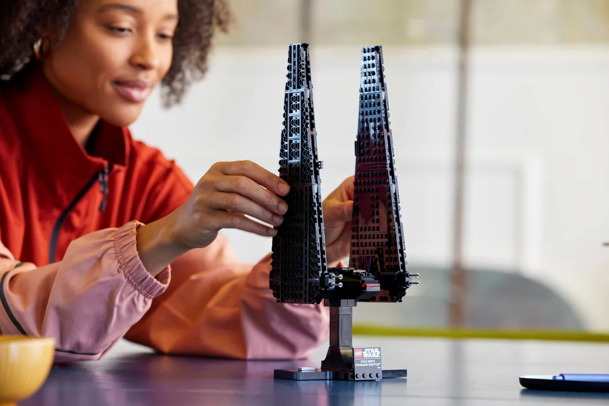 LEGO Kylo Ren's Command Shuttle (75406) - Bild 6