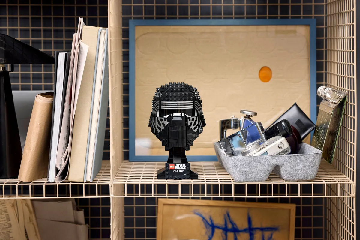 LEGO Kylo Ren™ Helmet (75415) - Bild 5
