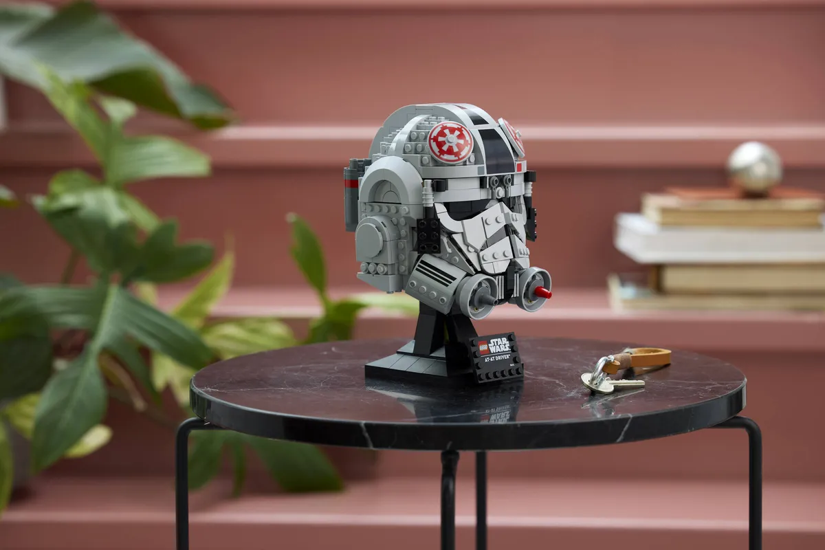LEGO AT-AT Driver™ Helmet (75429) - image 6