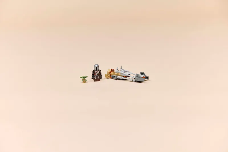 De Mandalorian en Grogu's speederbike van LEGO – productfoto 9 van 11