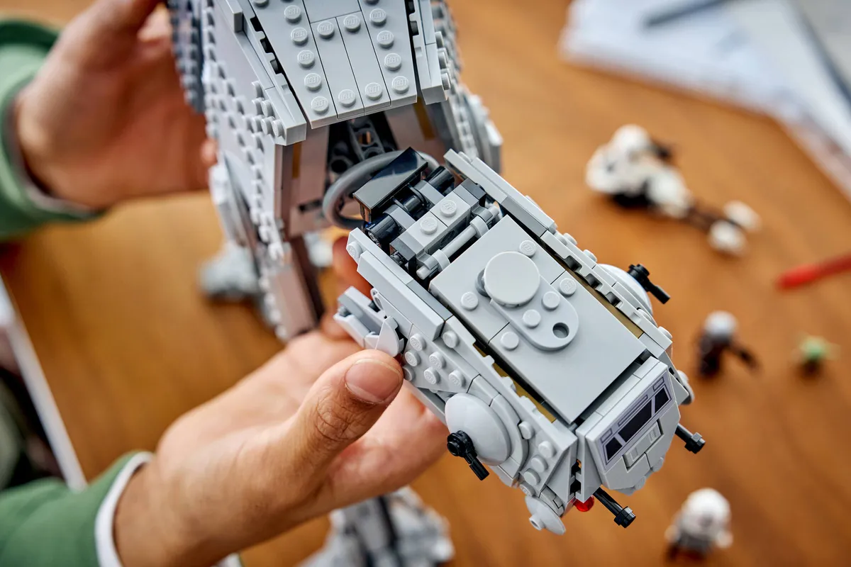 LEGO Imperial Remnant AT-AT™ with INT-4 (75454) - Bild 13