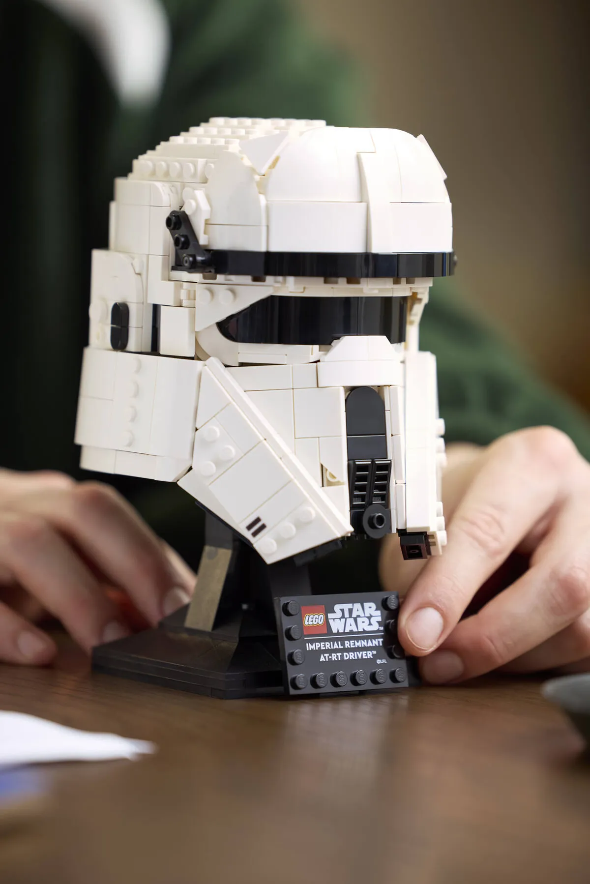 LEGO Imperial Remnant AT-RT Driver™ Helmet (75458) - Bild 6