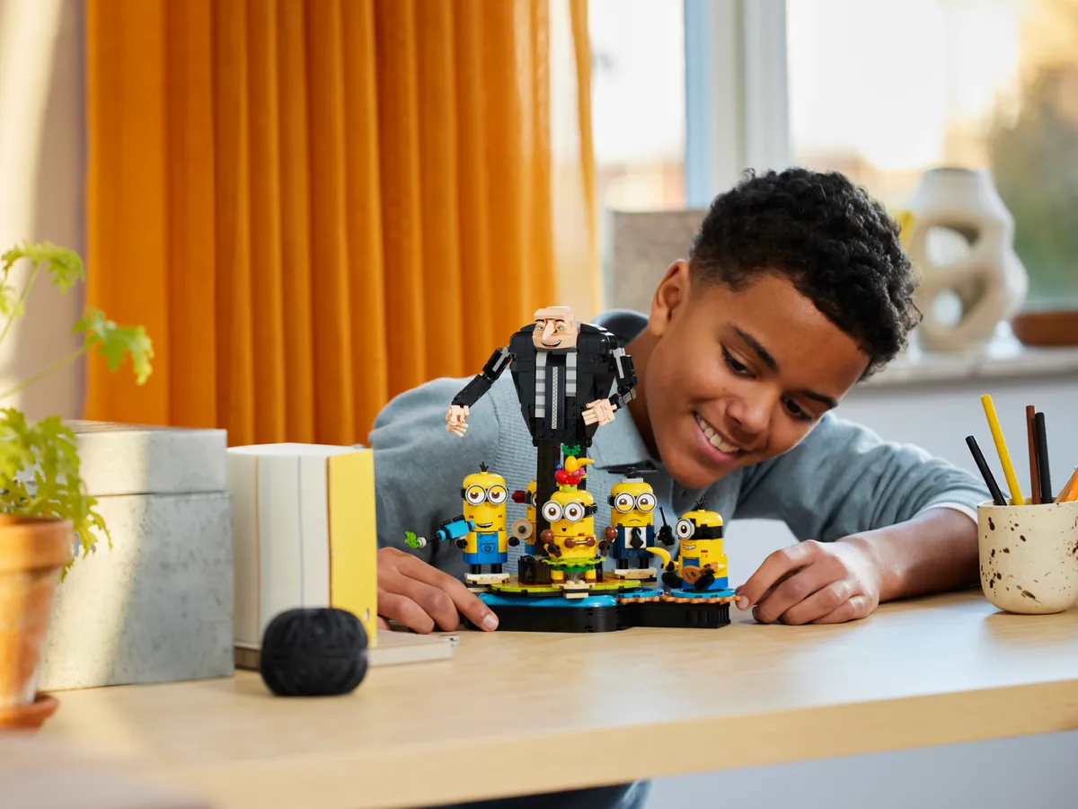 LEGO Brick-Built Gru and Minions (75582) - Bild 2