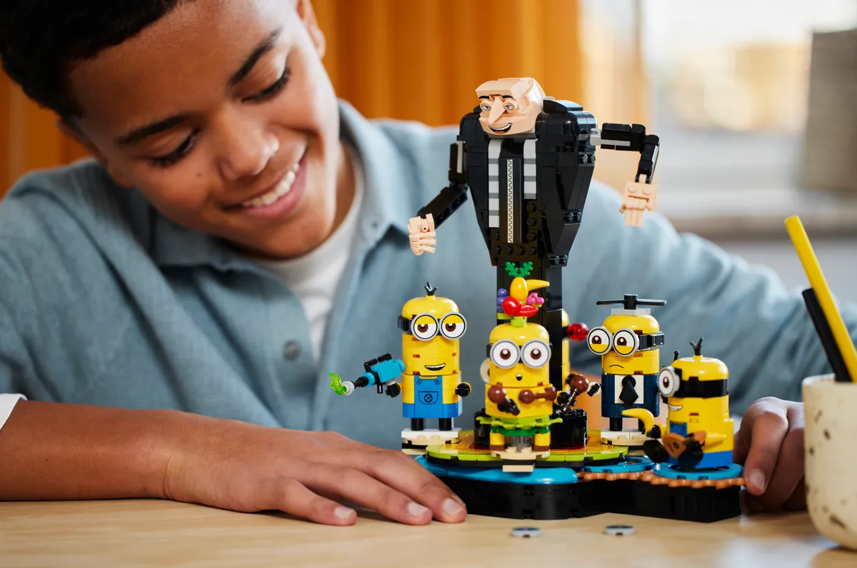LEGO Brick-Built Gru and Minions (75582) - Bild 3