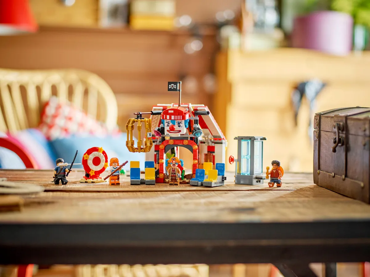 LEGO Buggy the Clown's Circus Tent (75637) - image 8