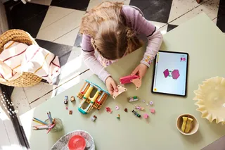 Glinda, Elphaba & Nessarose at Shiz University von LEGO – Produktfoto 6 von 9