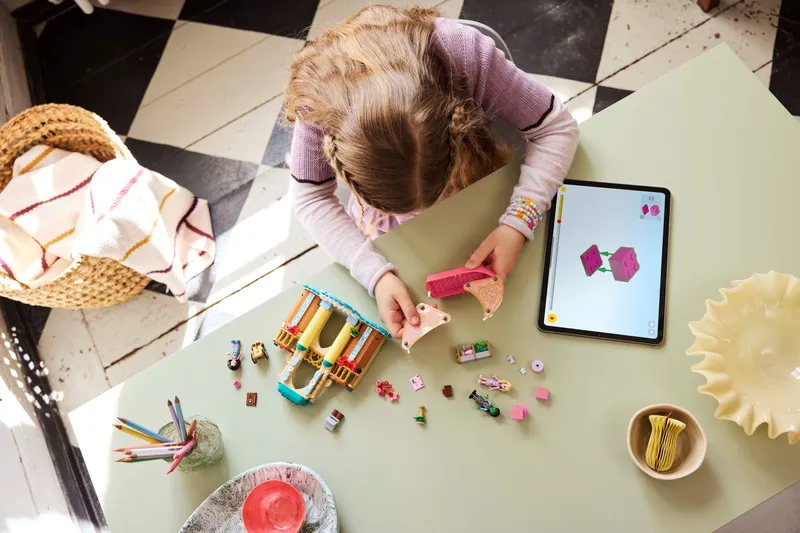 Glinda, Elphaba & Nessarose at Shiz University von LEGO – Produktfoto 6 von 9
