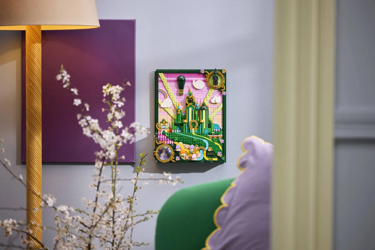 LEGO Emerald City Wall Art (75685) - image 4