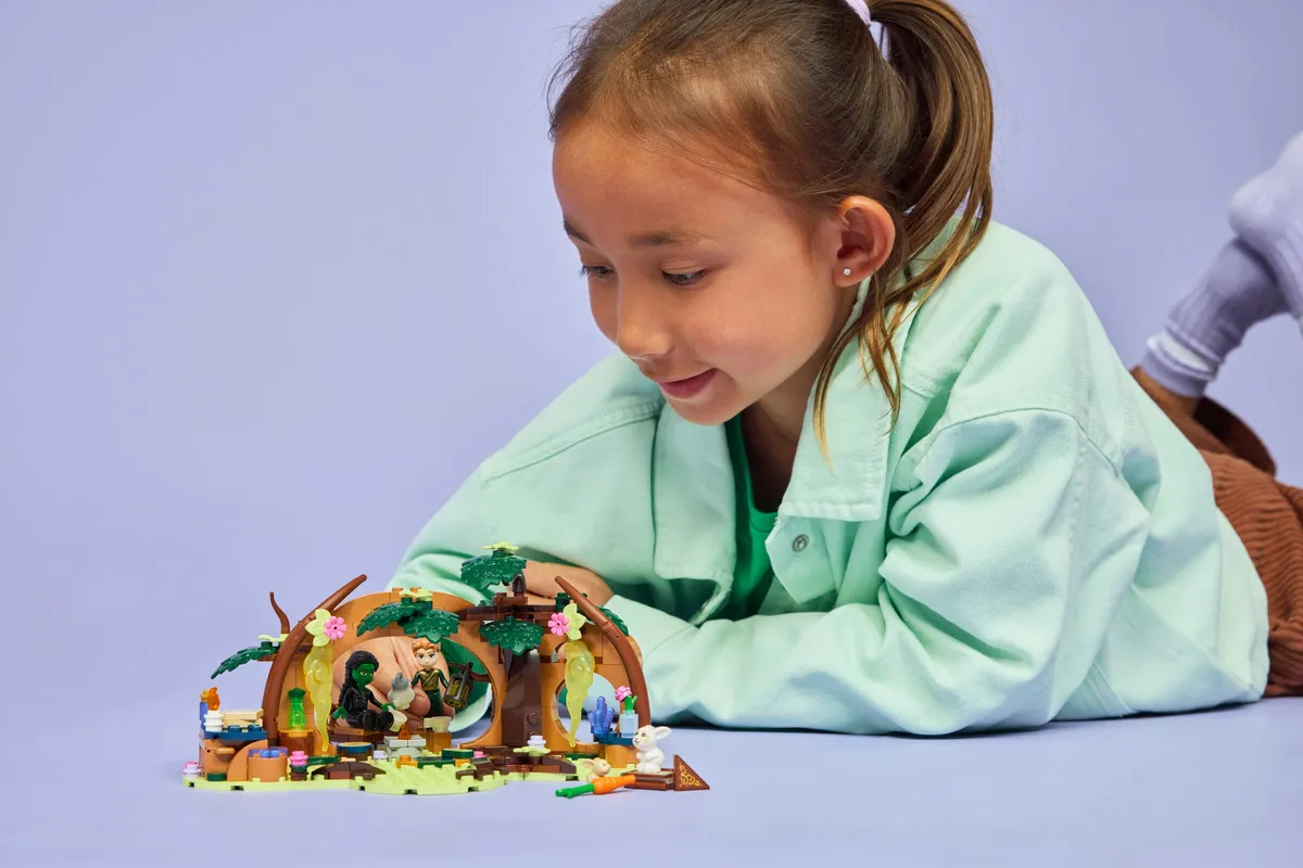 LEGO Elphaba's Retreat (75687) - Bild 6