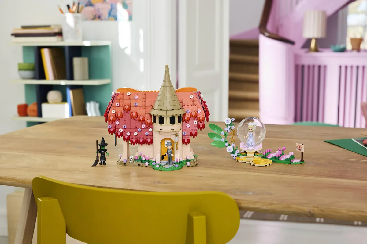 LEGO Glinda & Elphaba Visit Munchkinland (75690) - Bild 8