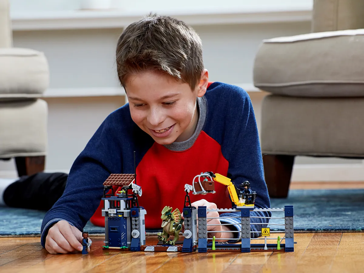LEGO Dilophosaurus Outpost Attack (75931) - image 10